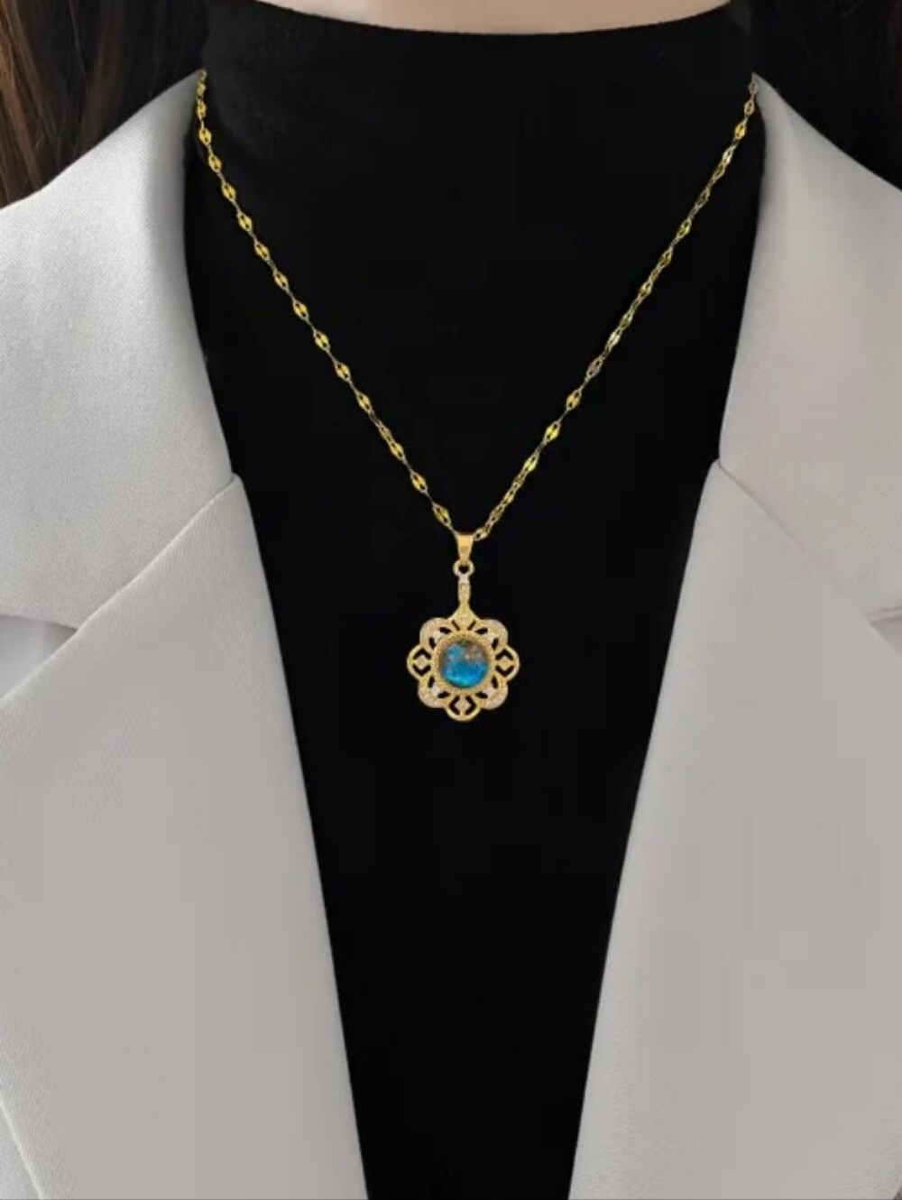 18K Gold Plated Stainless Steel Blue Gem Flower Necklace